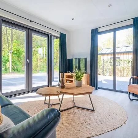 Schitterend 6 Persoons Met Hottub In De Bossen * Putten