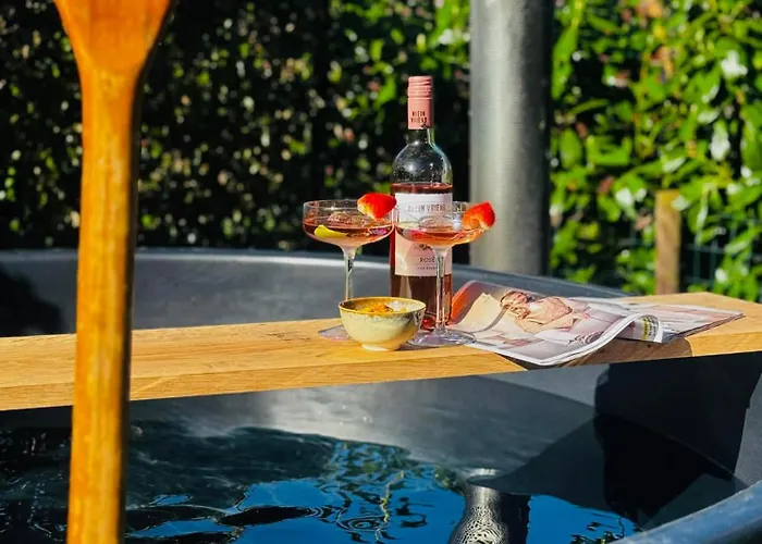 Schitterend 6 Persoons Met Hottub Aan De Bossen *