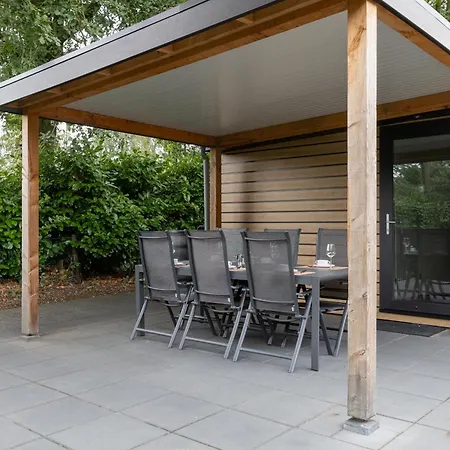 Chalé Schitterend 6 Persoons Met Hottub Aan De Bossen Putten