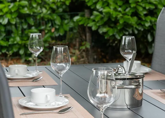 Domek alpejski Schitterend 6 Persoons Met Hottub Aan De Bossen *